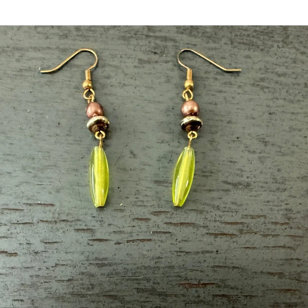 Green Glass Drop Earrings Gold Tone Fishhook Dangle Mixed Metal Bead Boho 2 Inch